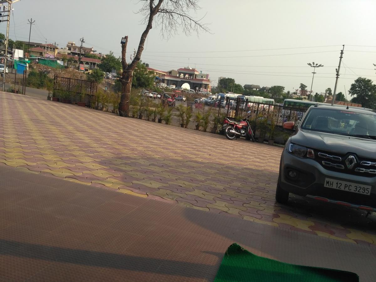 Hotel Morya Garden Ranjangaon Ranjangaon Ganpati Экстерьер фото